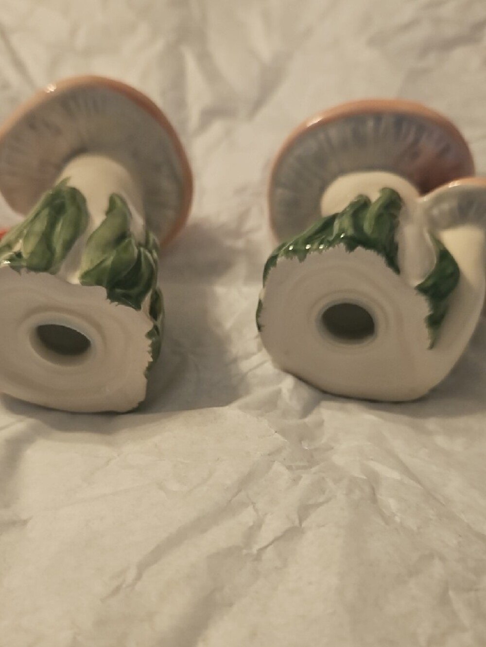 Ceramic Red & White Mushroom Salt and Pepper Shakers - Picture 6 of 8